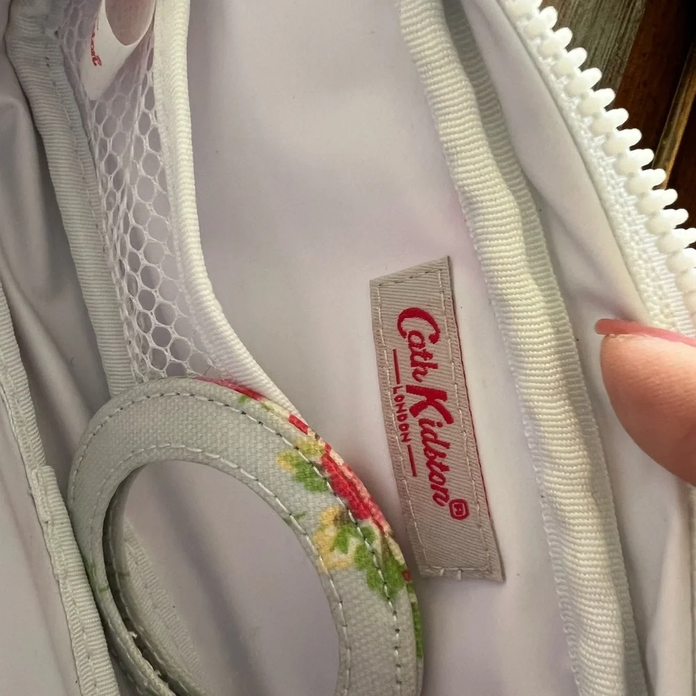 Cath Kidston White and Floral Cosmetic Bag - Picture 4 of 9